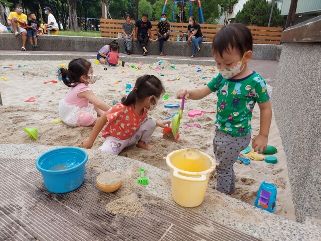 屏東和平公園沙坑挖砂區